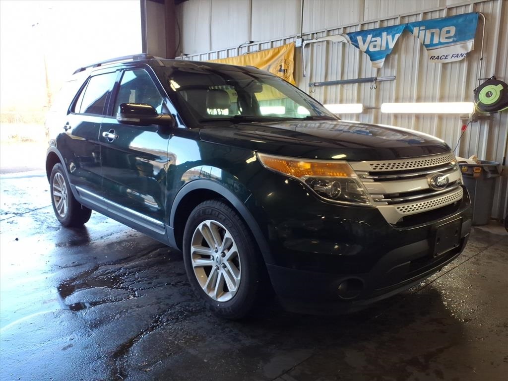 2013 Ford Explorer XLT photo 3