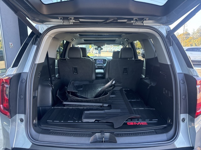 2023 Gmc Acadia SLT photo 3