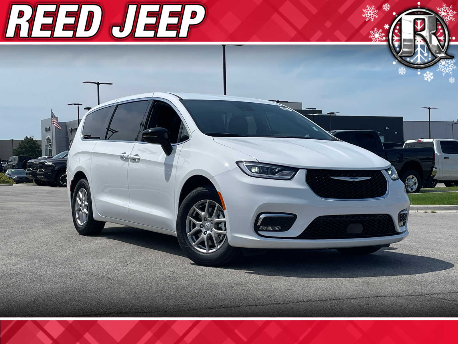 2026 Chrysler Pacifica Select's photo