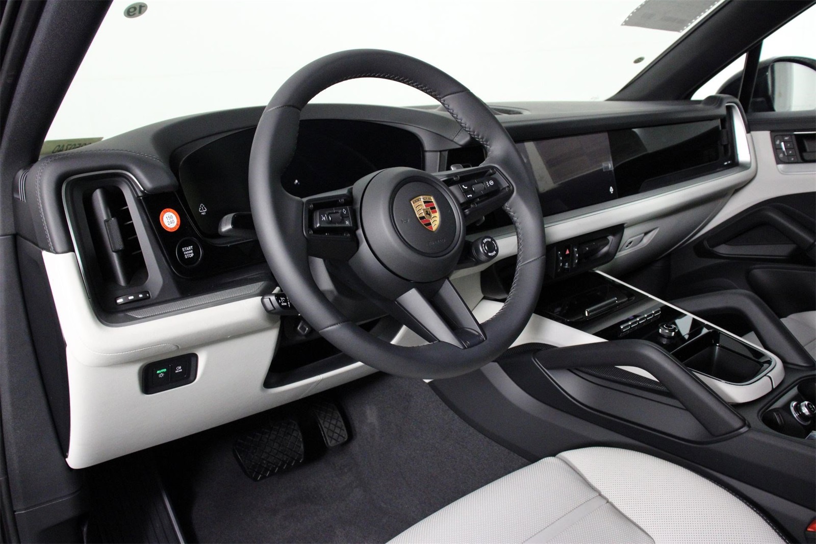 2025 Porsche Cayenne Coupe photo 4