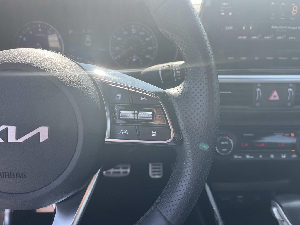 2022 Kia Forte GT-Line photo 15