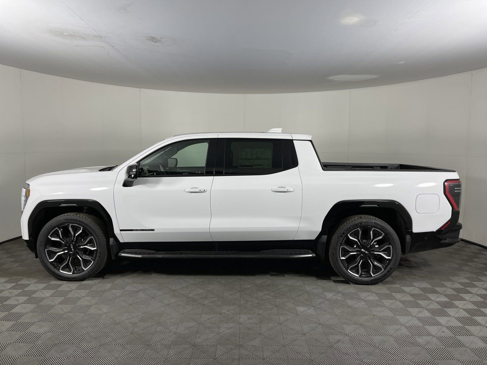 2025 Gmc Sierra EV Denali photo 2