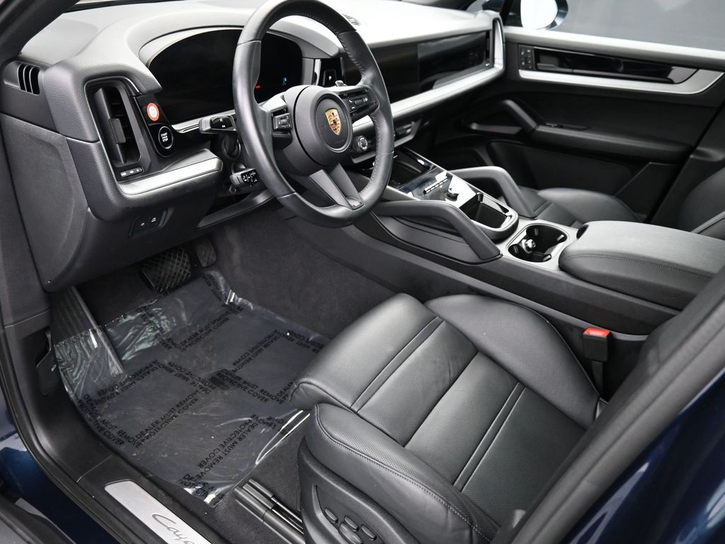2024 Porsche Cayenne Coupe Base photo 3