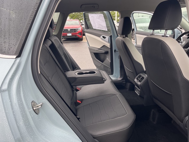 2025 Volkswagen Taos SE photo 20