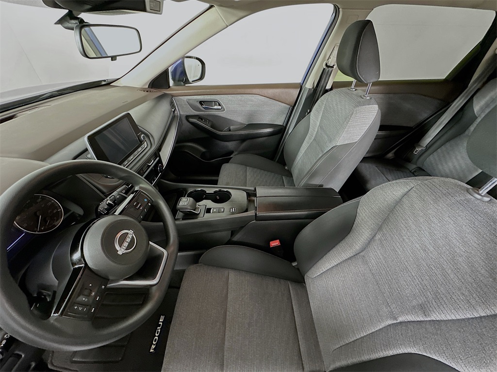 2023 Nissan Rogue SV photo 4