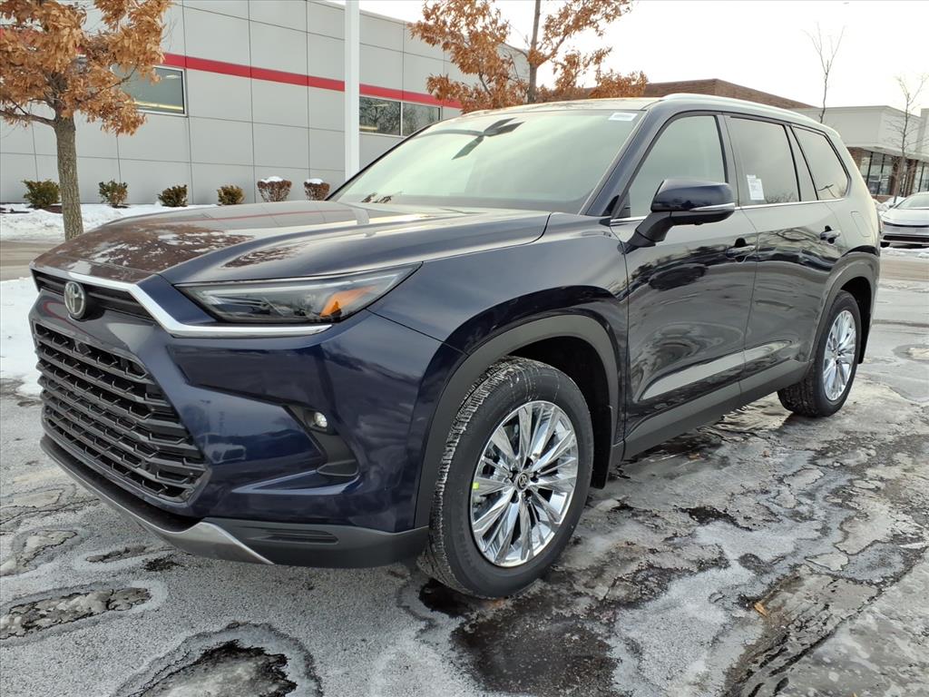 2026 Toyota Grand Highlander Platinum's photo