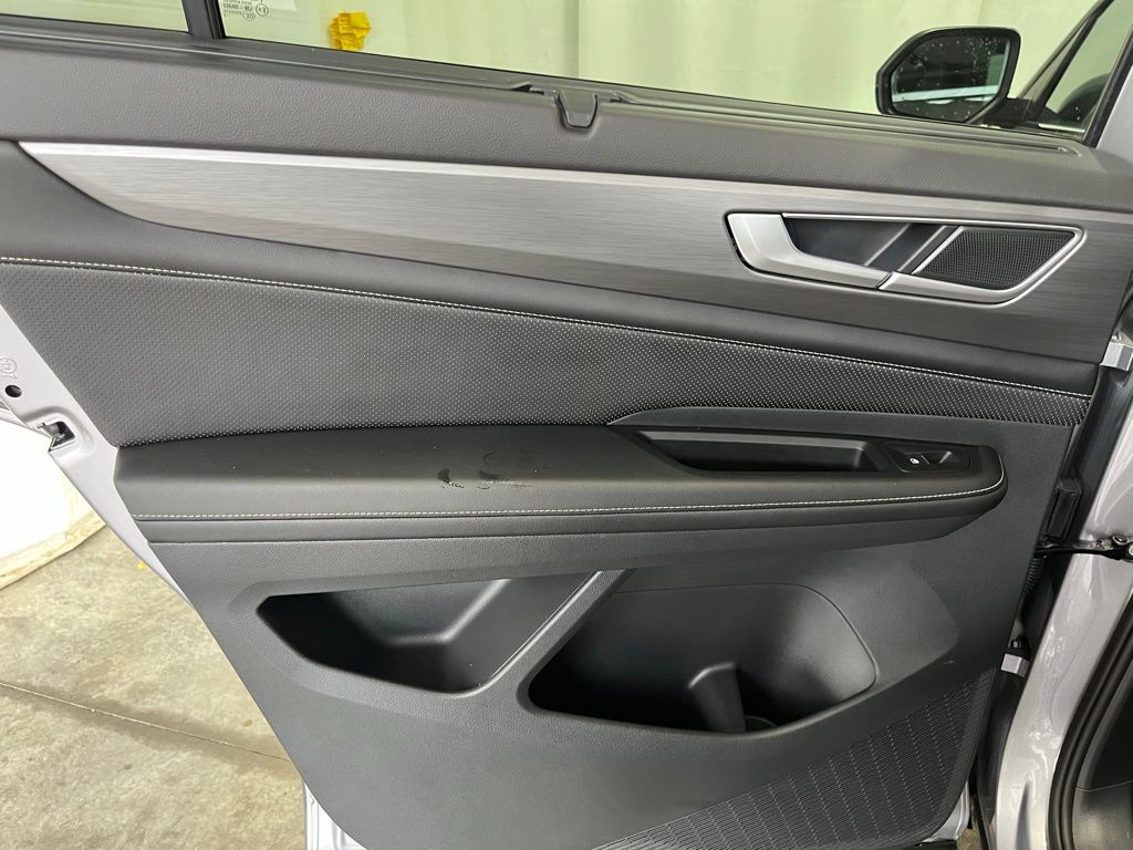 2024 Volkswagen Atlas Cross Sport SE Technology photo 22