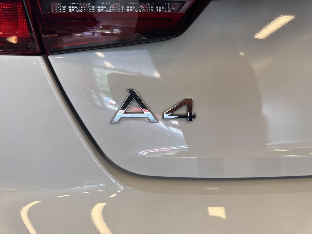 2021 Audi A4 40 Premium Quattro photo 11