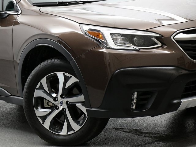 2022 Subaru Outback Limited photo 3