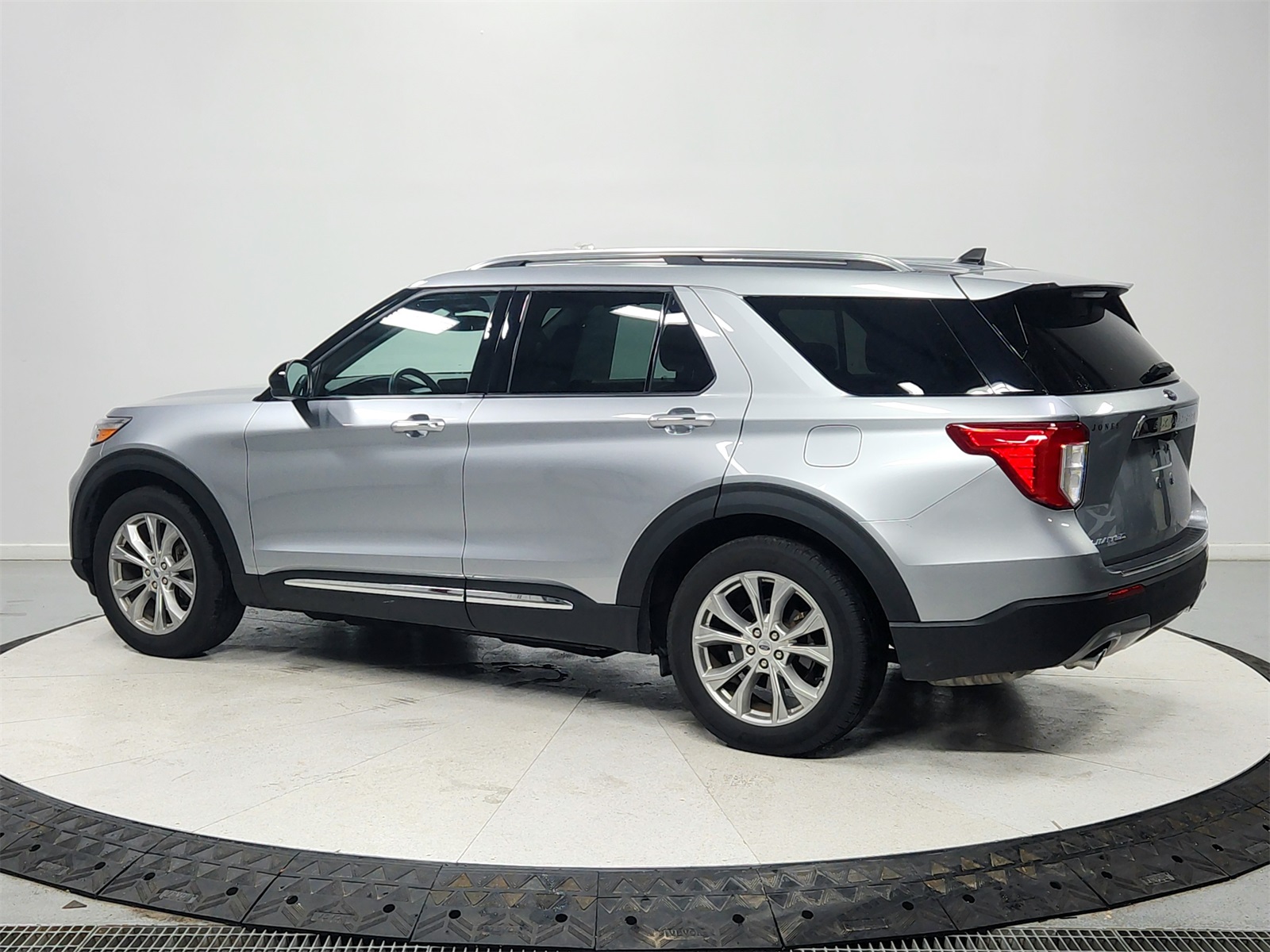 2024 Ford Explorer Limited photo 4