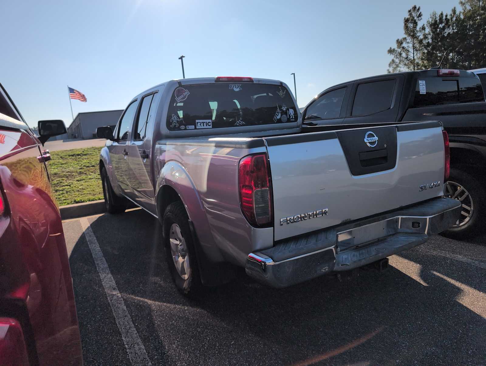 2012 Nissan Frontier SV Crew Cab photo 2
