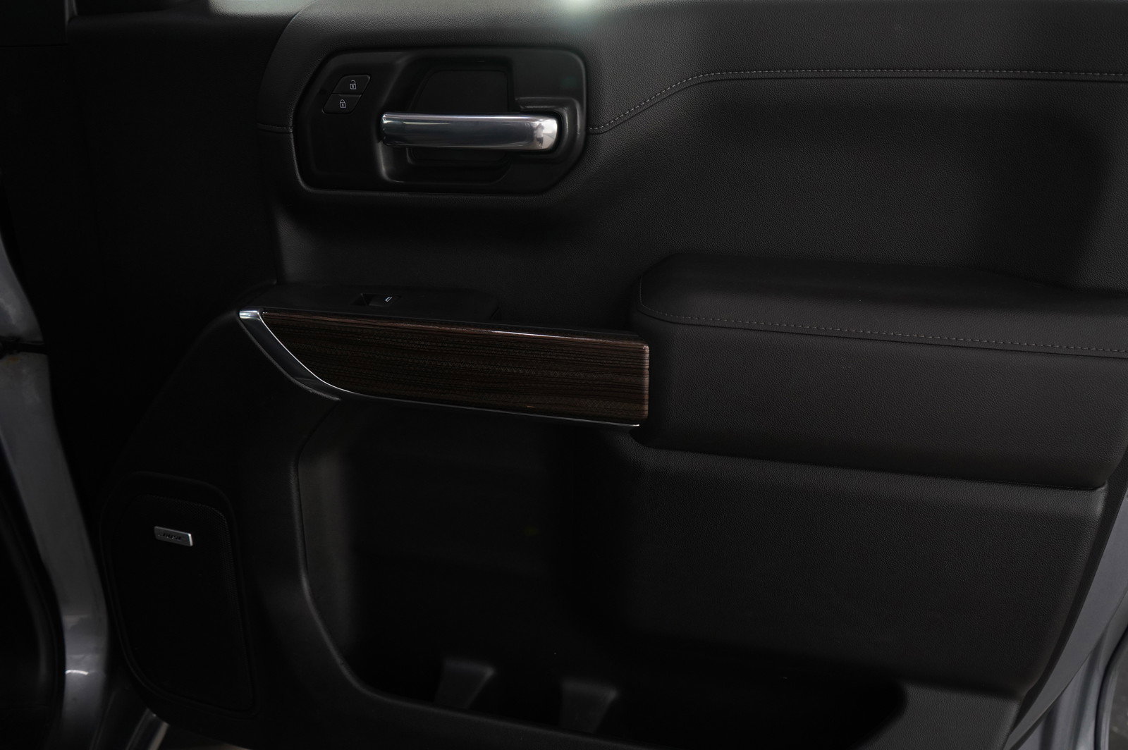 2021 Chevrolet Silverado RST photo 9