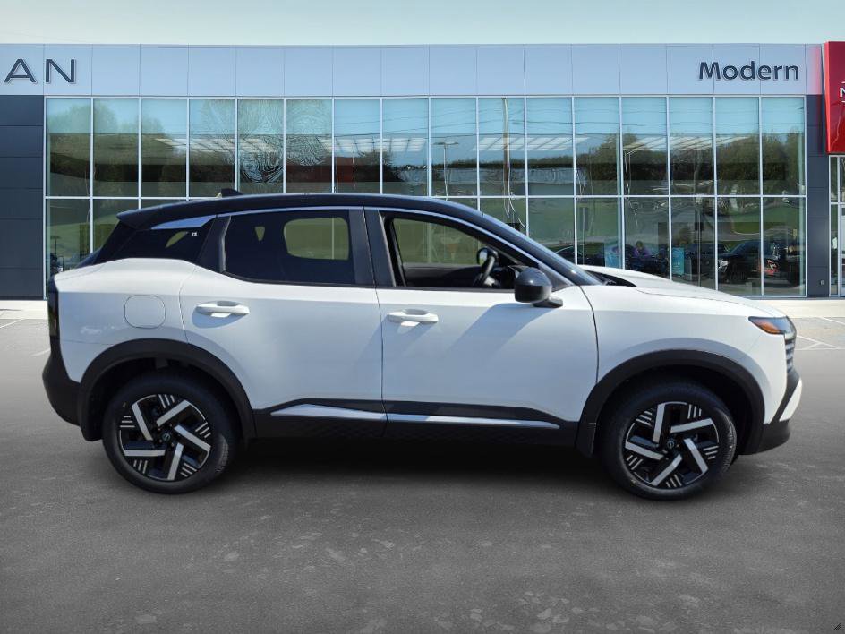 2025 Nissan Kicks SV photo 4