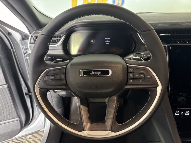 2025 Jeep Grand Cherokee Limited photo 15