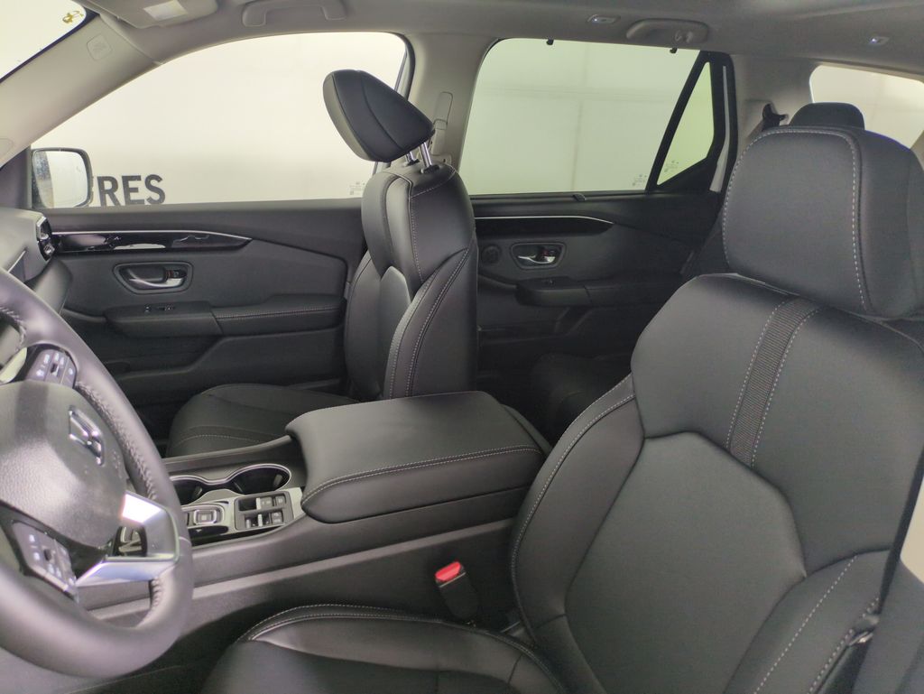 2025 Honda Pilot Touring photo 8