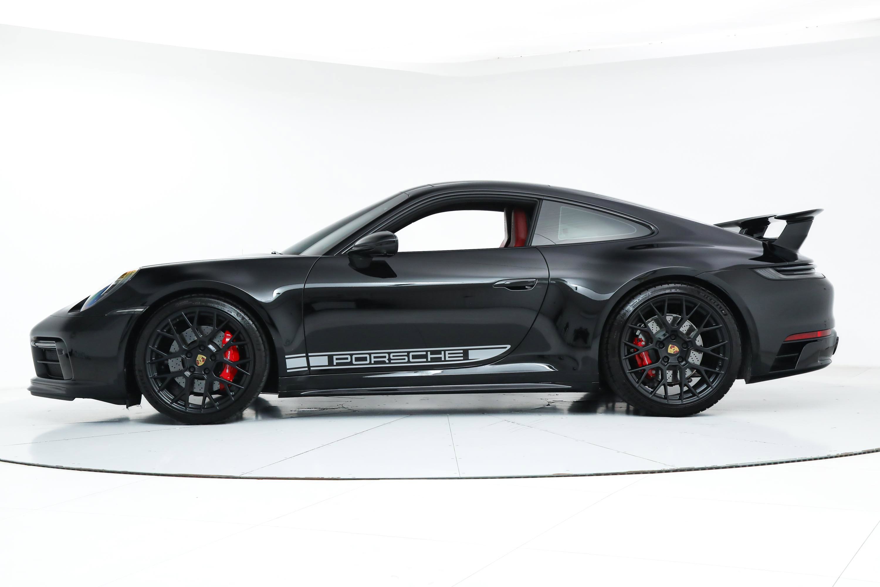 2024 Porsche 911 S photo 4