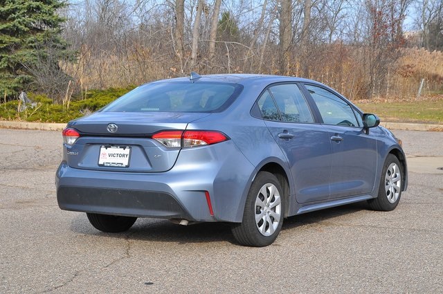 2024 Toyota Corolla LE photo 3