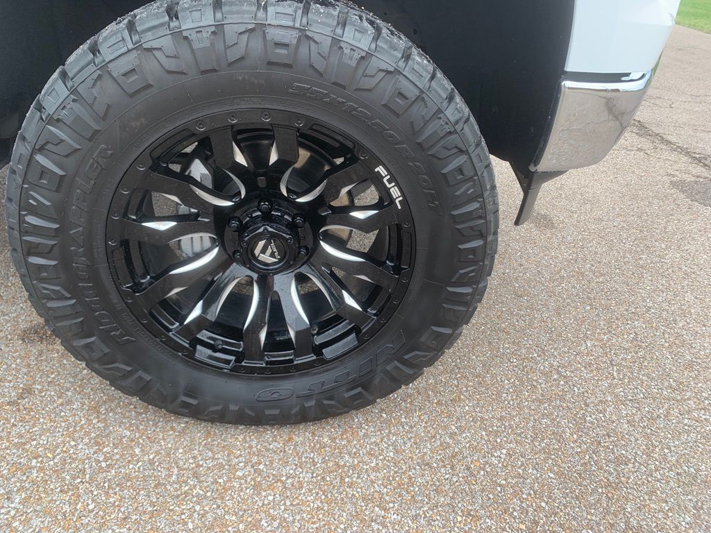 2024 Chevrolet Silverado 1500 LT photo 9