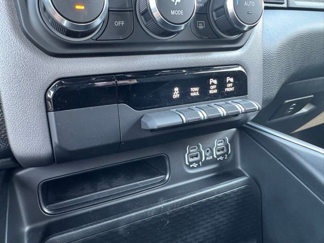 2022 Ram 1500 Big Horn Lone Star Night Edition photo 28