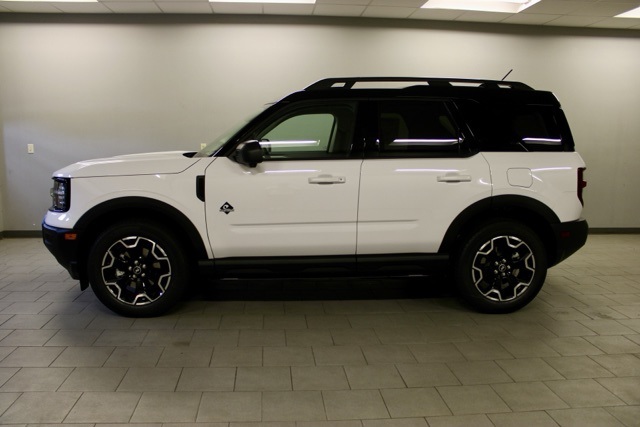 2025 Ford Bronco Sport Outer Banks photo 4