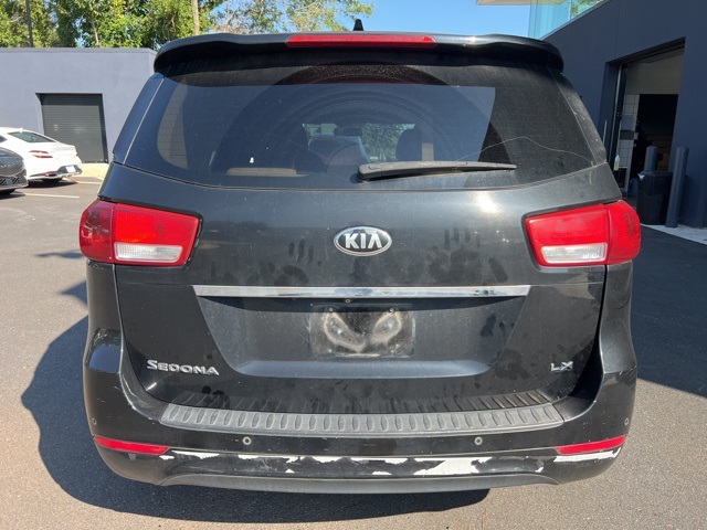 2016 Kia Sedona LX photo 4