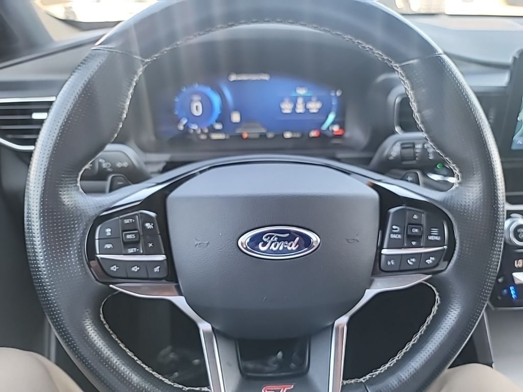 2021 Ford Explorer ST photo 17