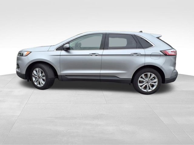 2024 Ford Edge Titanium photo 3