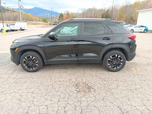 2022 Chevrolet Trailblazer LT photo 3