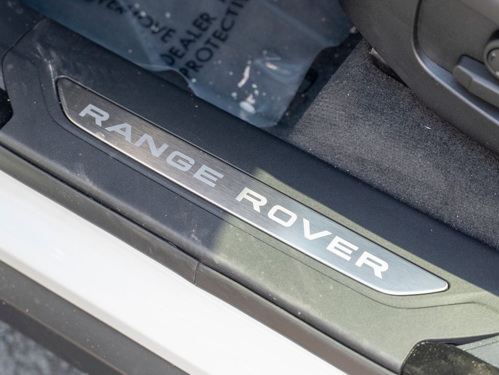 2026 Land Rover Range Rover Velar S photo 14