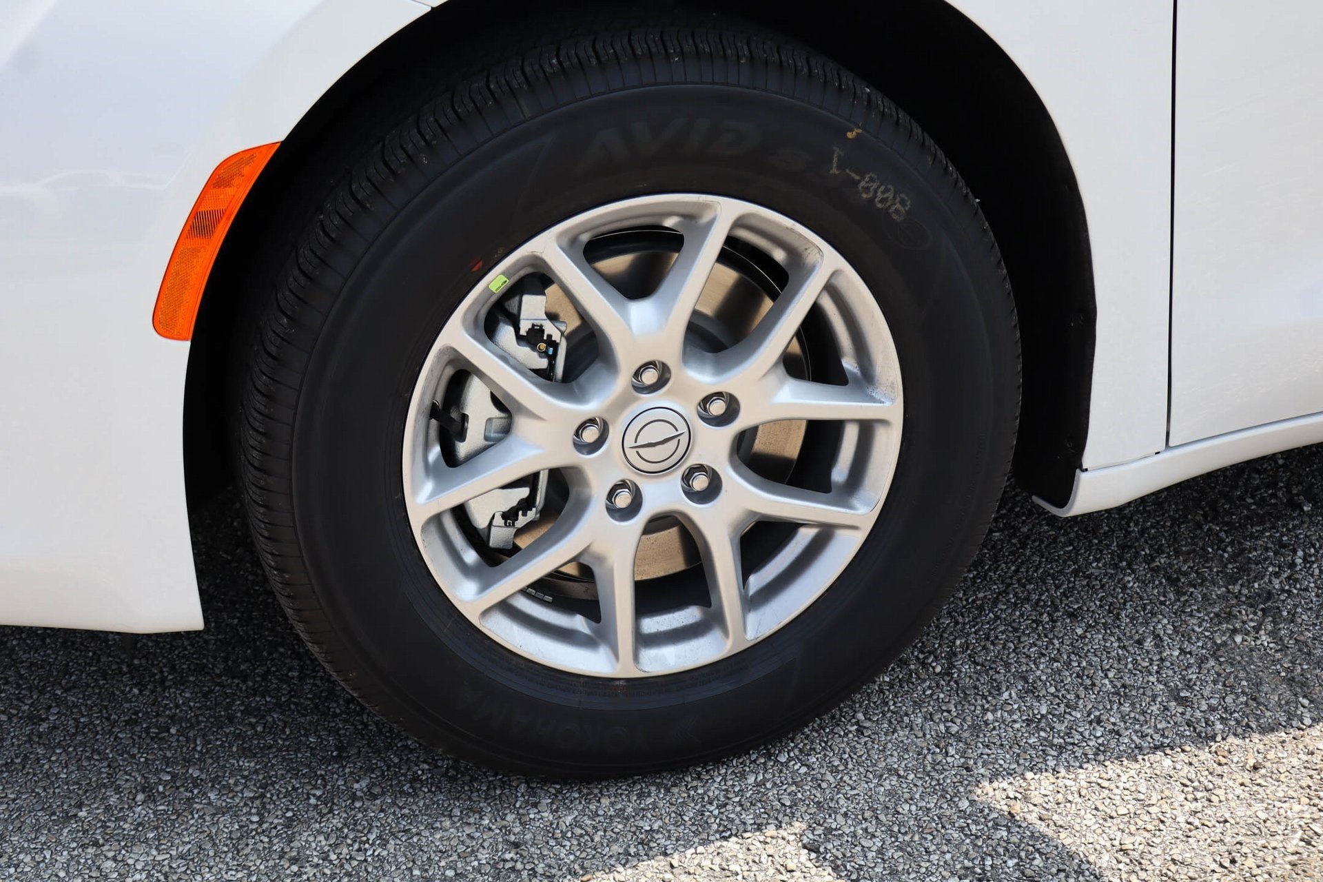 2025 Chrysler Voyager LX photo 4