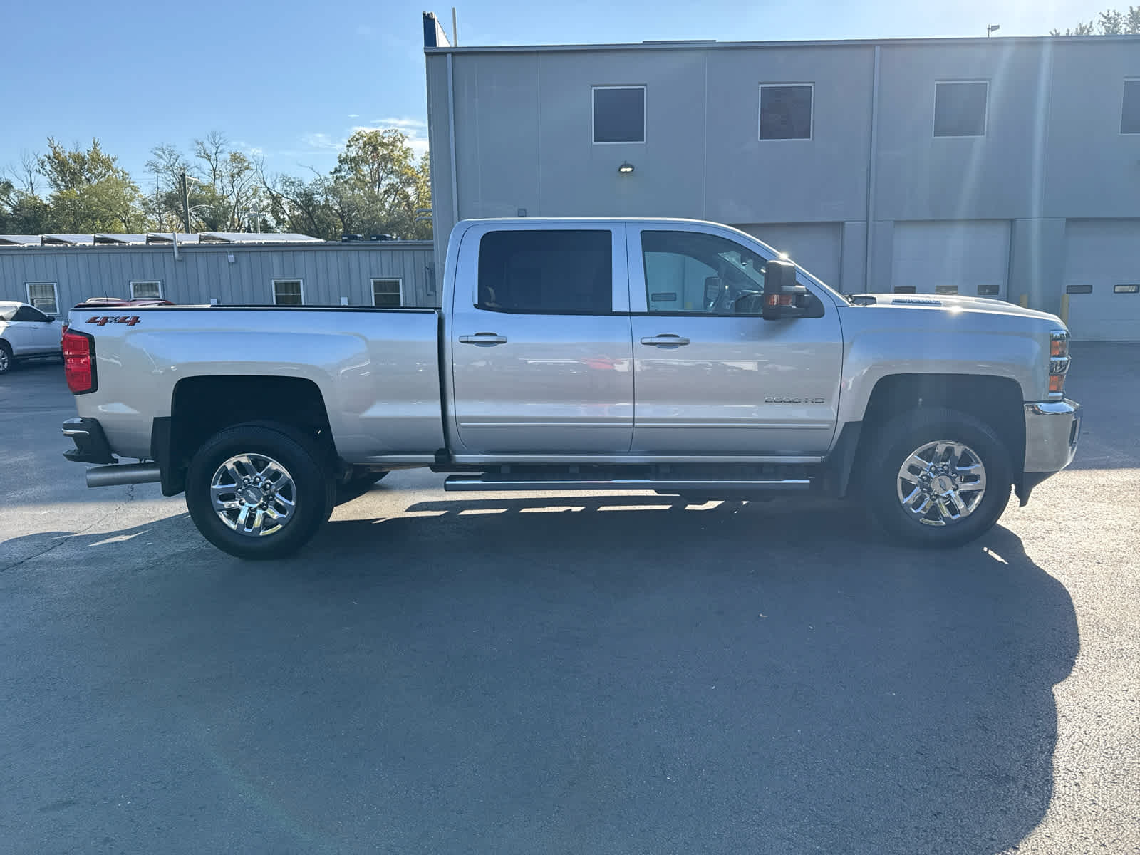 2019 Chevrolet Silverado 2500HD LT photo 2