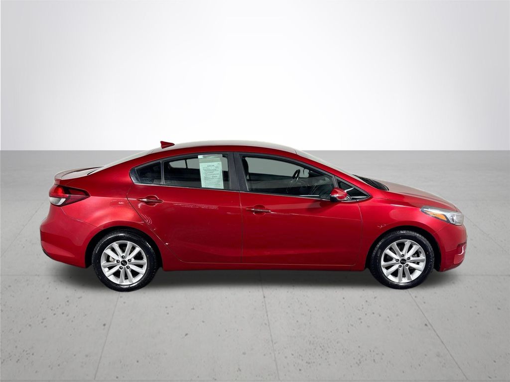 2017 Kia Forte S photo 5