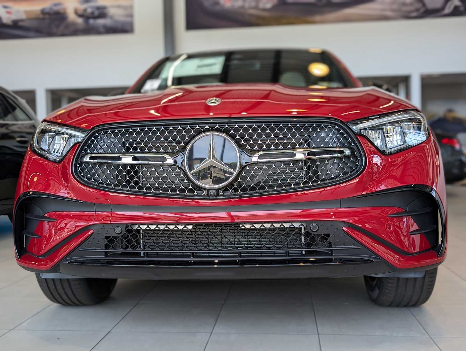 2025 Mercedes Benz GLC 300 4MATIC photo 2