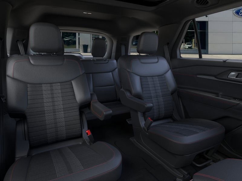 2025 Ford Explorer ST-Line photo 10