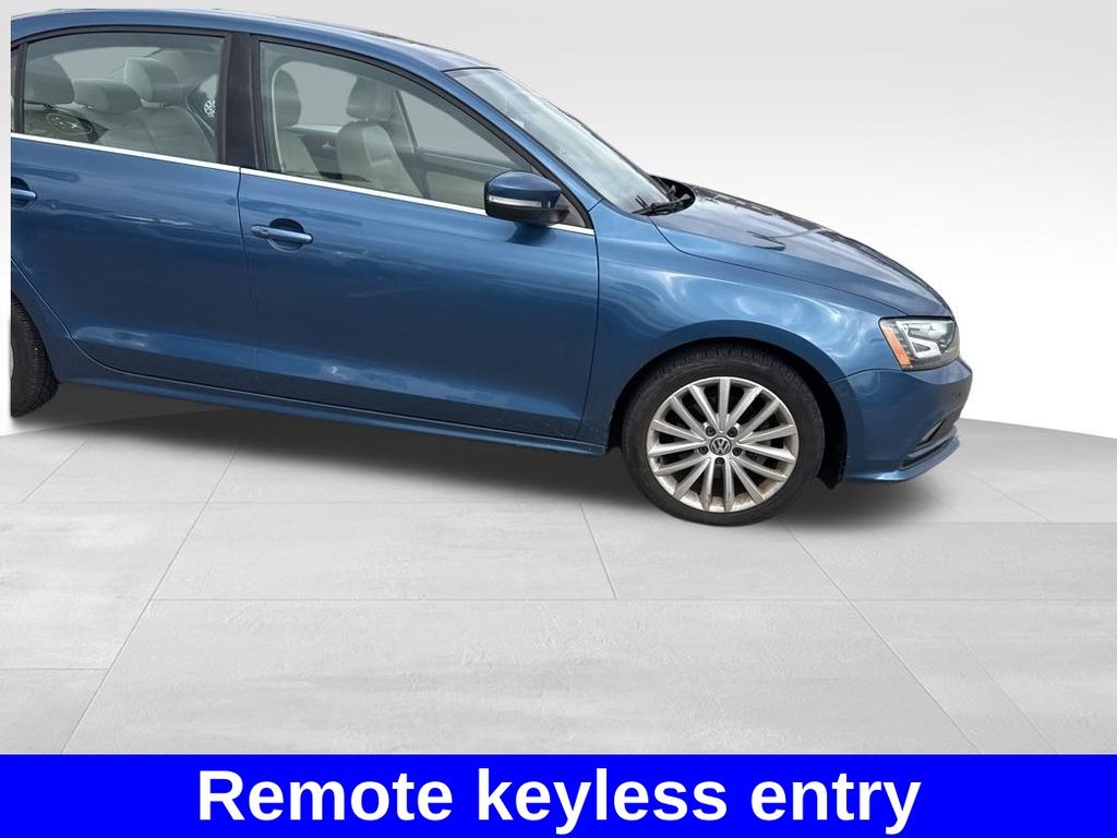 2015 Volkswagen Jetta 1.8T Sport photo 4