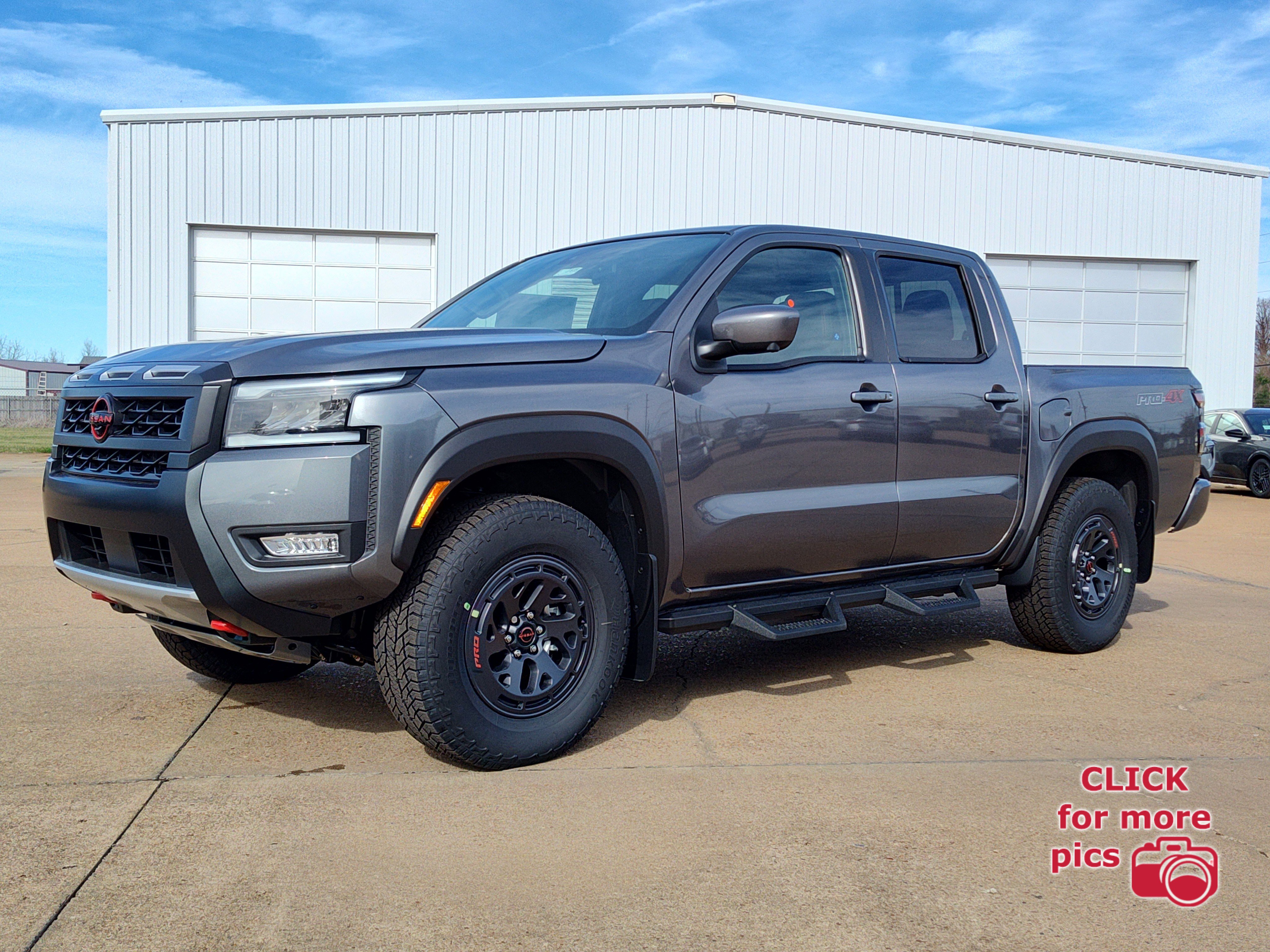 2026 Nissan Frontier PRO-4X's photo