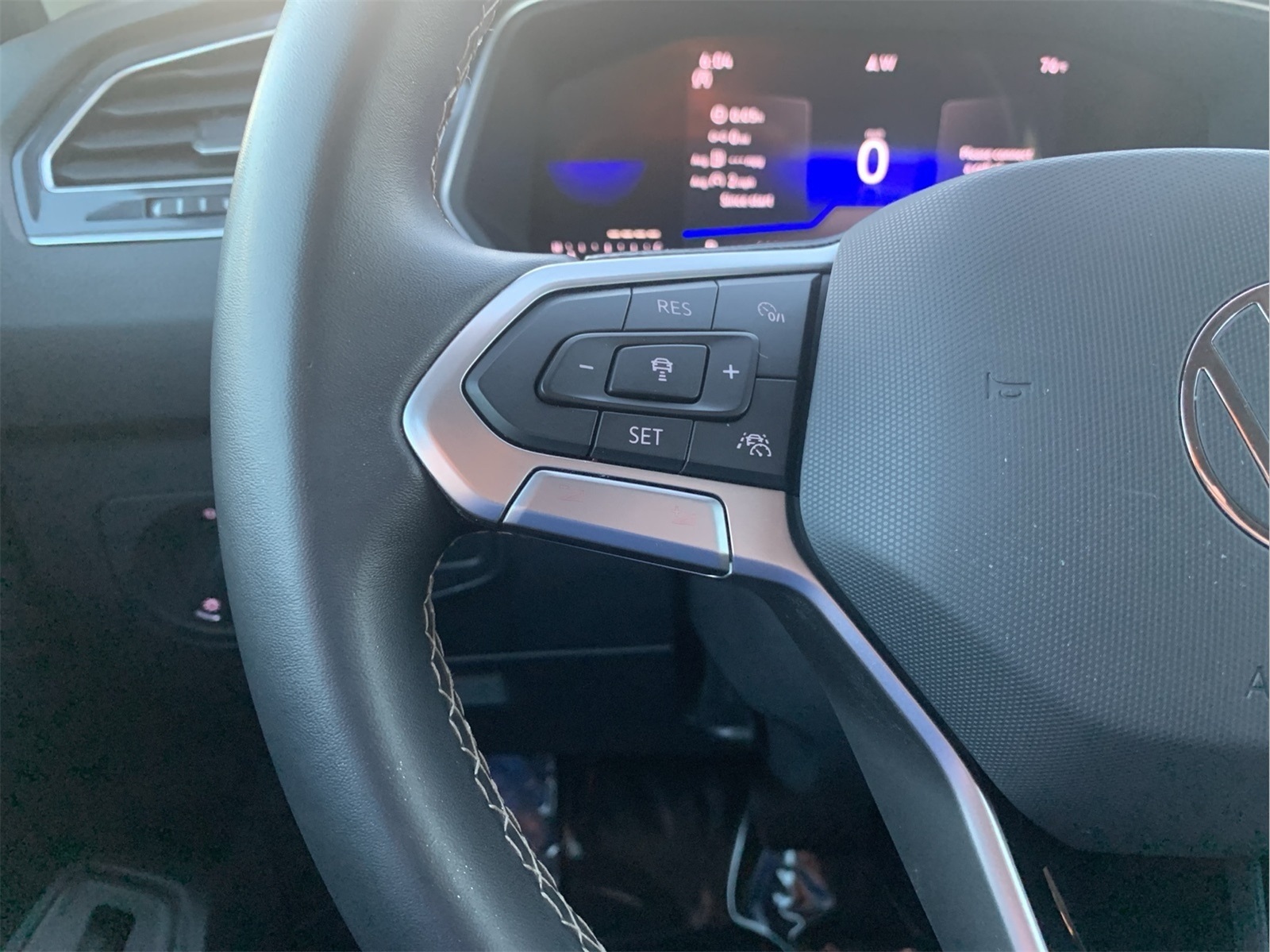 2024 Volkswagen Tiguan SE Wolfsburg Edition photo 15