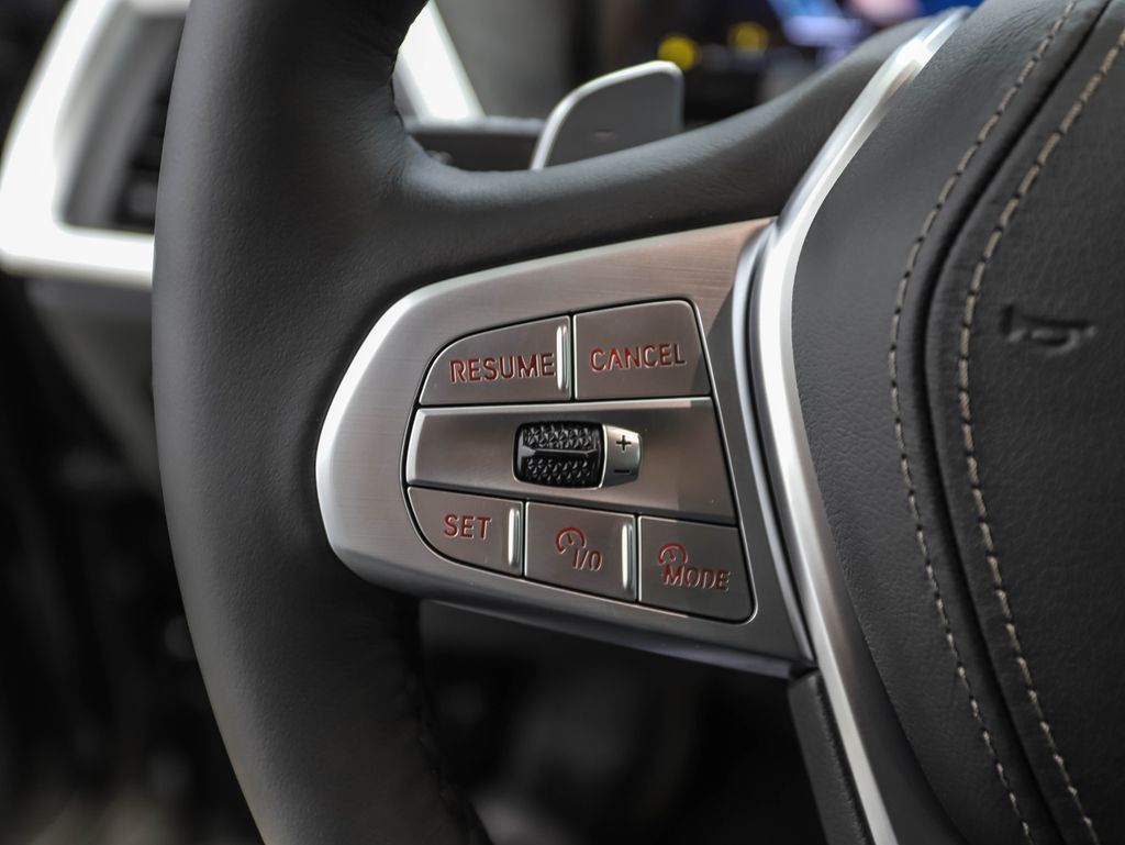 Used 2025 BMW X7 40i with VIN 5UX23EM05S9Y13788 for sale in Minneapolis, Minnesota