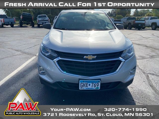2021 Chevrolet Equinox LS photo 2