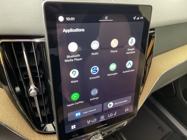2026 Volvo XC60 Plus photo 26