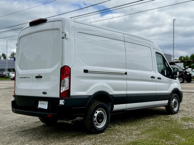 2025 Ford Transit Cargo Van photo 3