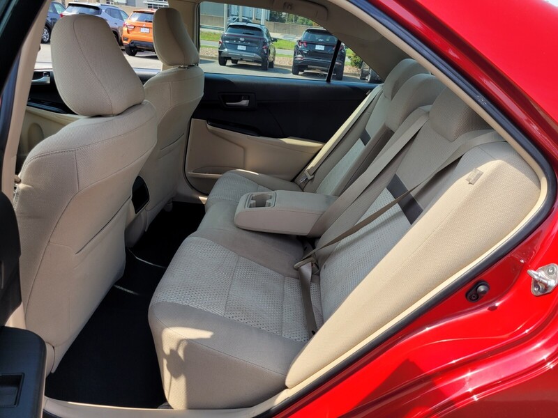 2013 Toyota Camry LE photo 6