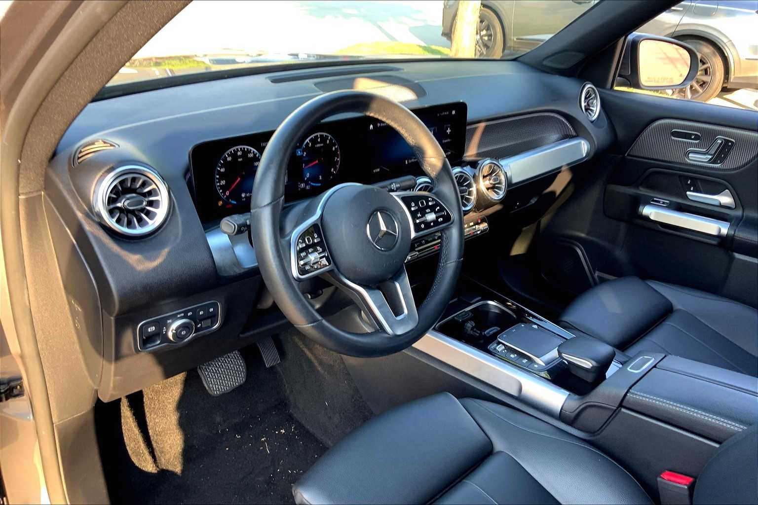 2022 Mercedes Benz GLB 250 photo 17