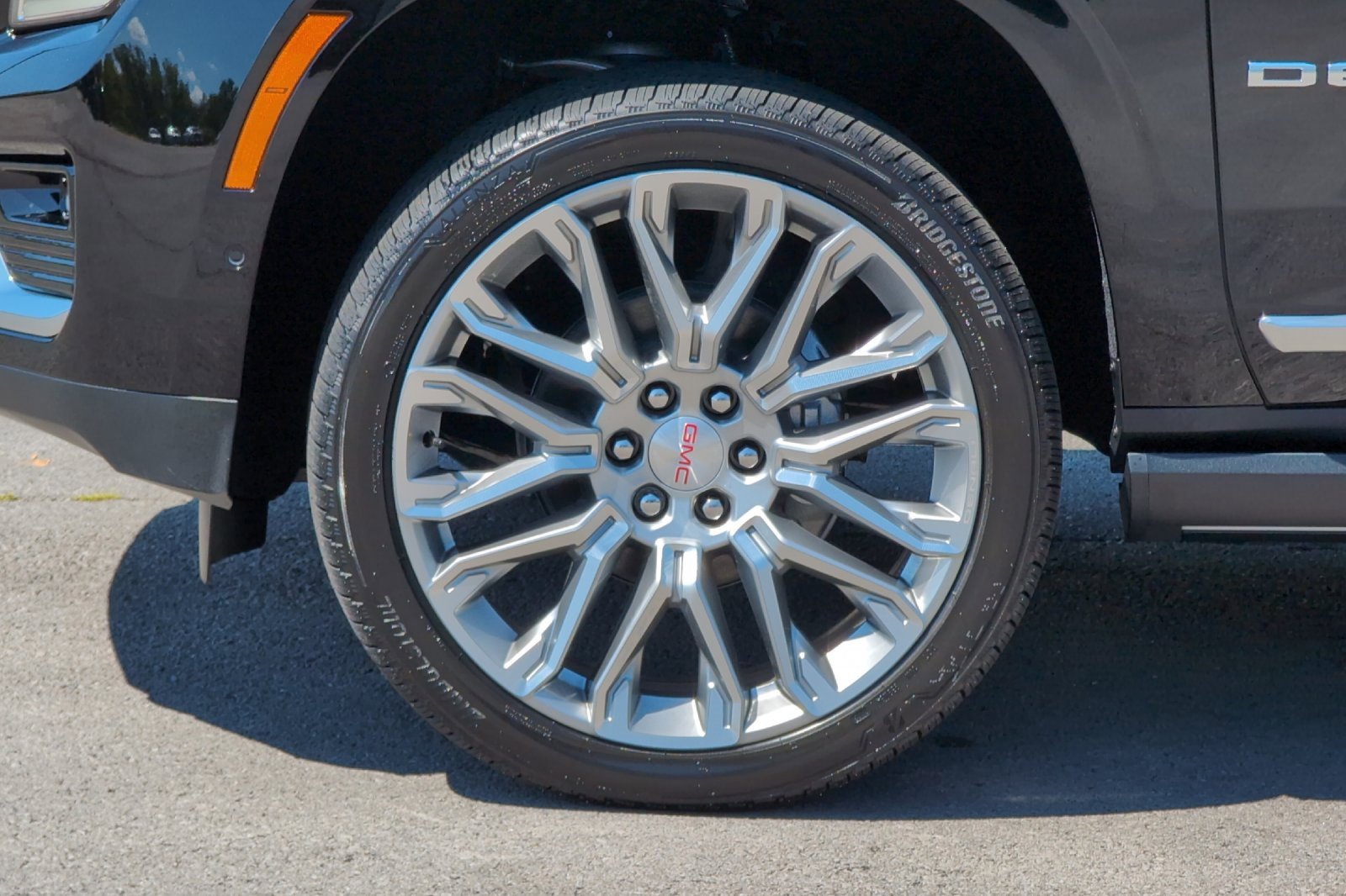2025 Gmc Yukon Denali photo 25