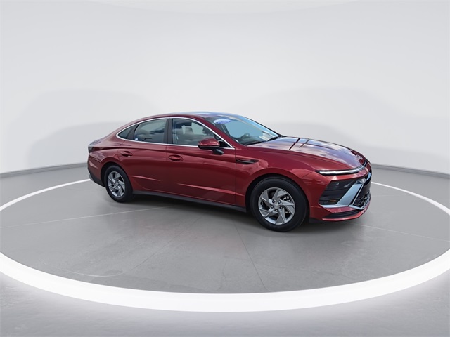 2025 Hyundai Sonata SE photo 2