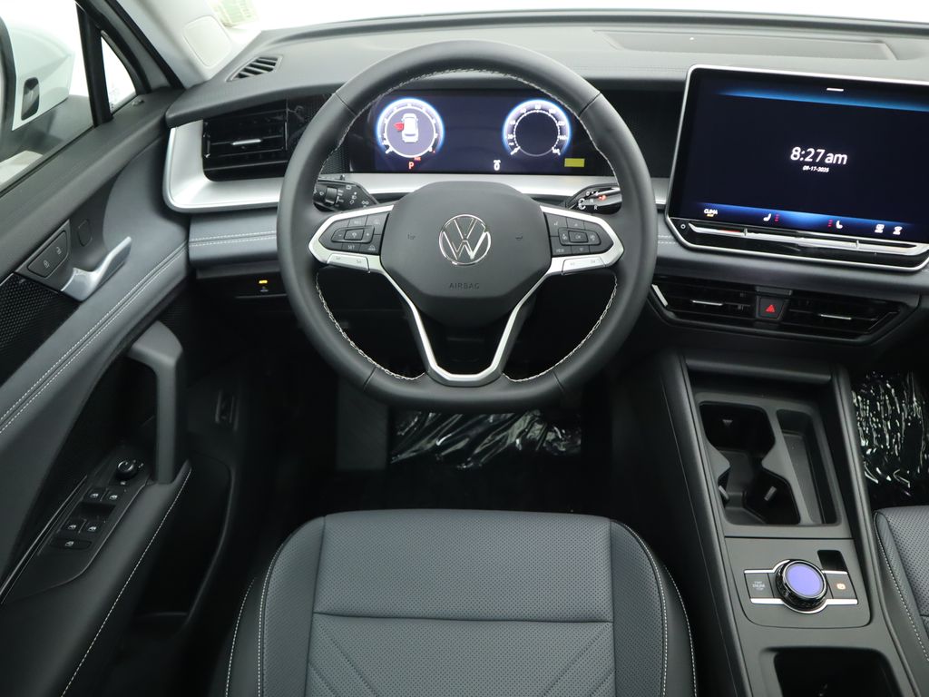 2025 Volkswagen Tiguan SE photo 10