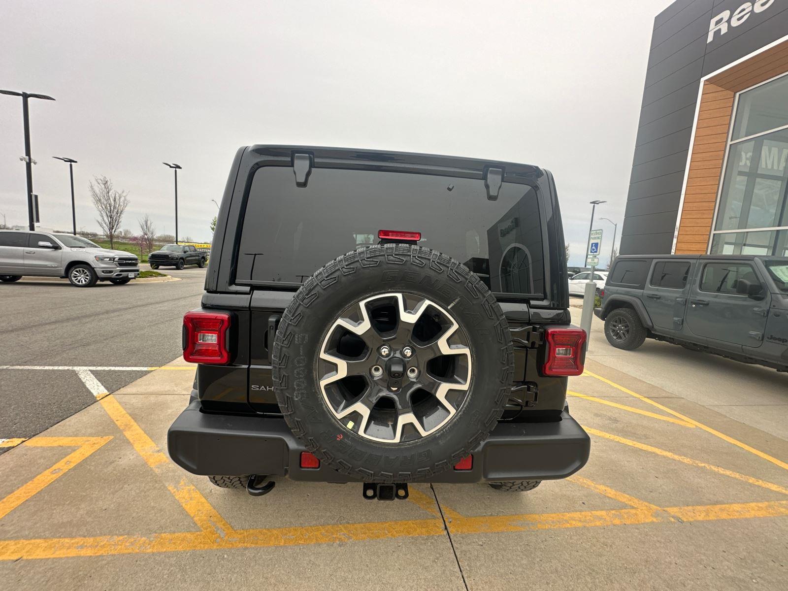 2025 Jeep Wrangler Sahara photo 2