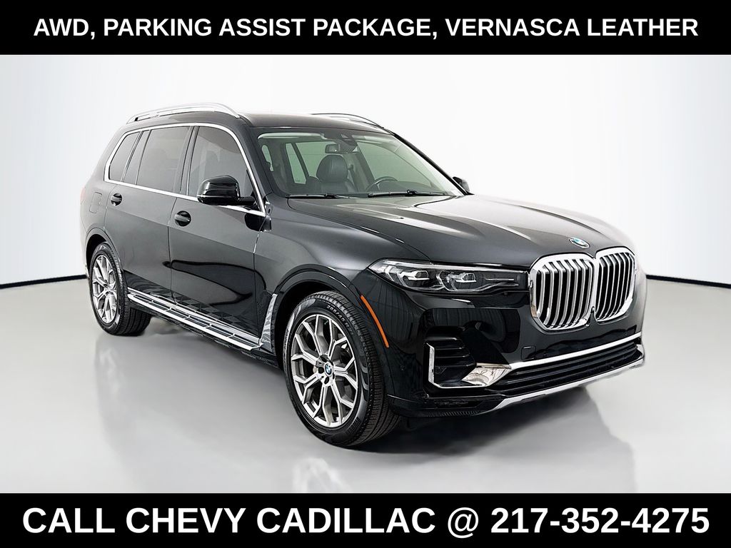 2021 BMW X7 40i's photo