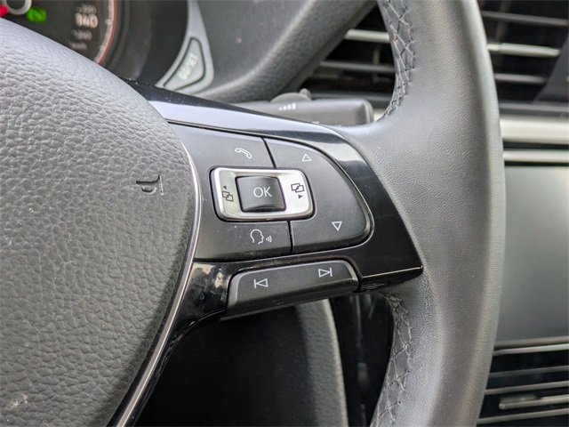 2021 Volkswagen Passat 2.0T SE photo 25