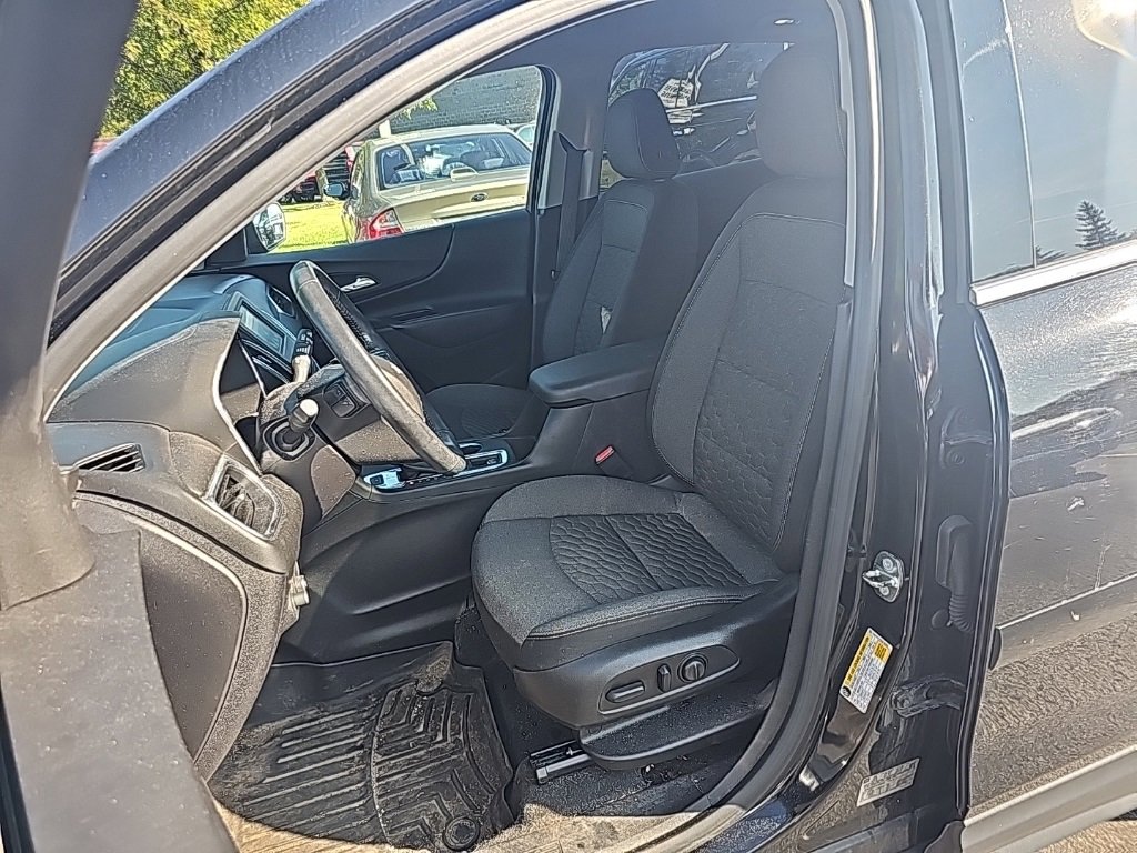 2018 Chevrolet Equinox LT photo 3